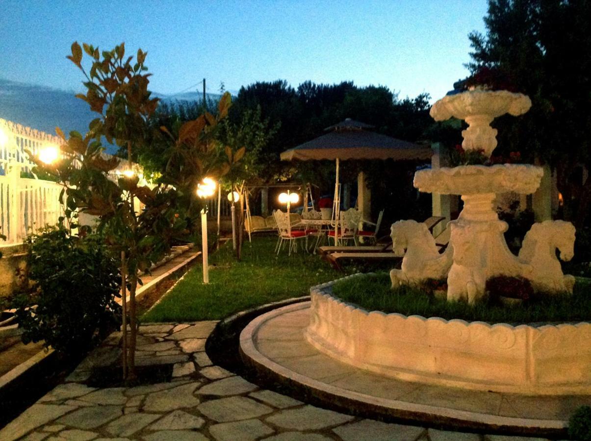 Nea Kallikrateia Villa Fofo - Beautiful Sea Front Villa With 650M2 Garden מראה חיצוני תמונה