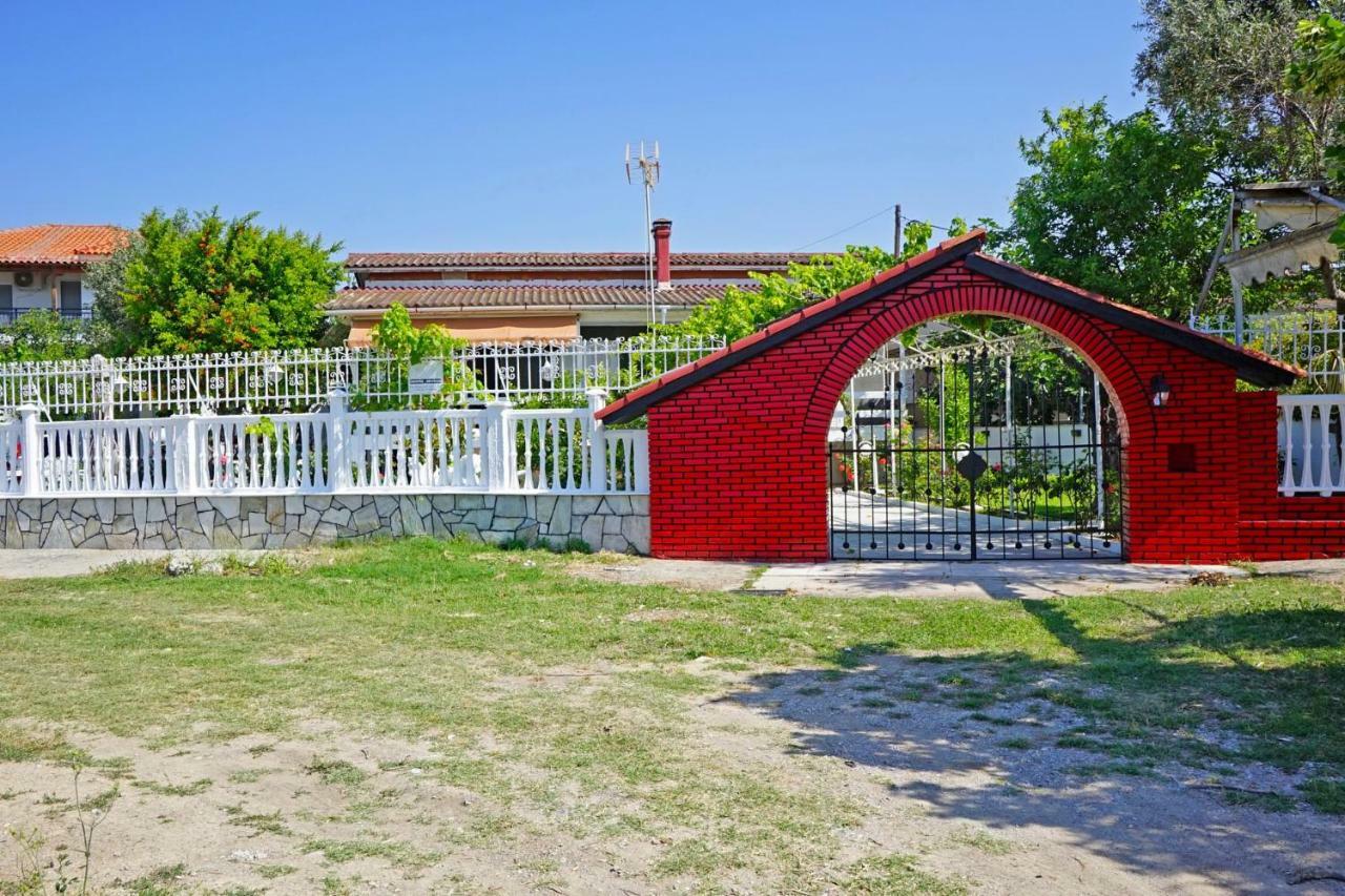 Nea Kallikrateia Villa Fofo - Beautiful Sea Front Villa With 650M2 Garden מראה חיצוני תמונה