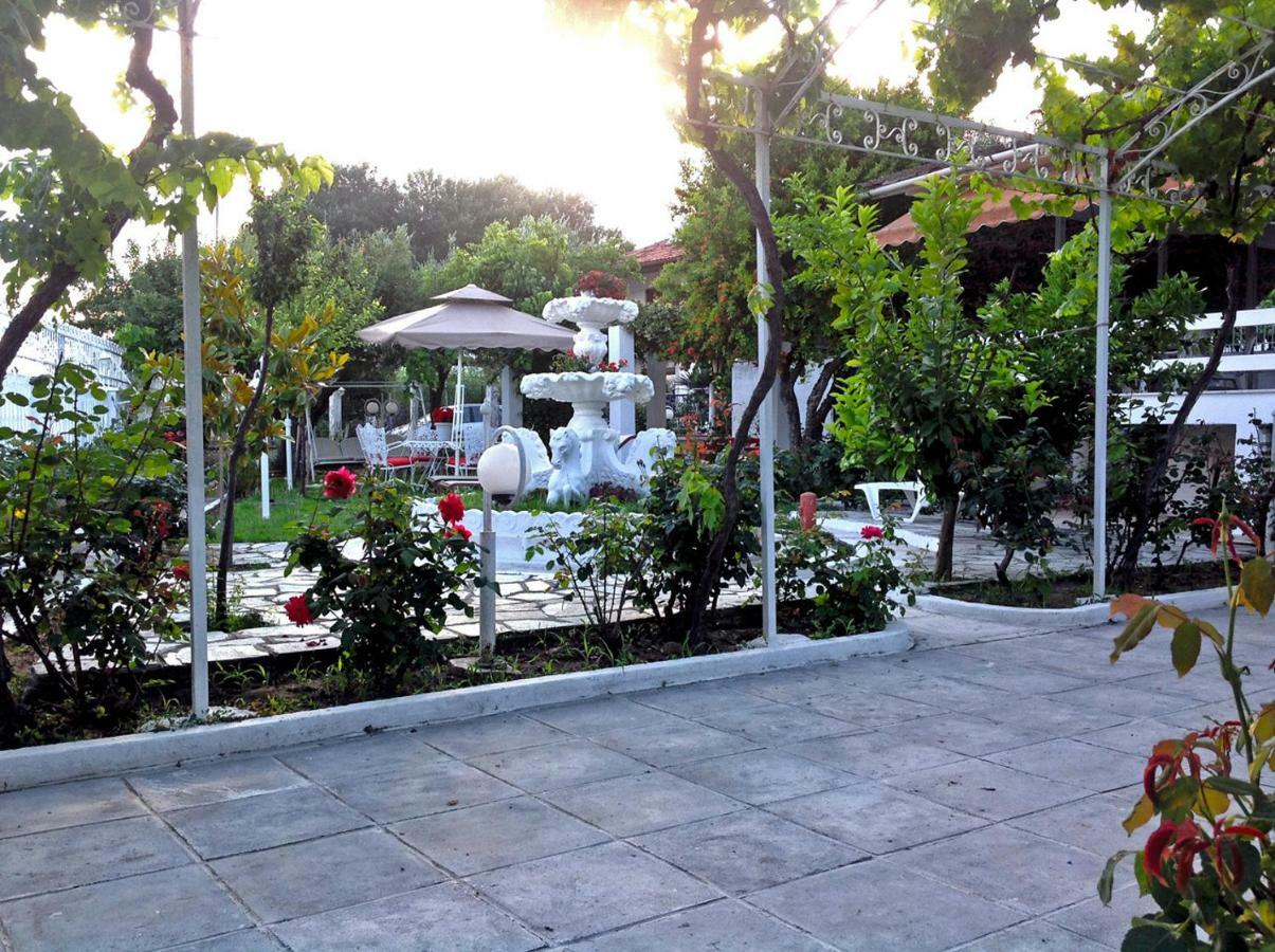 Nea Kallikrateia Villa Fofo - Beautiful Sea Front Villa With 650M2 Garden מראה חיצוני תמונה